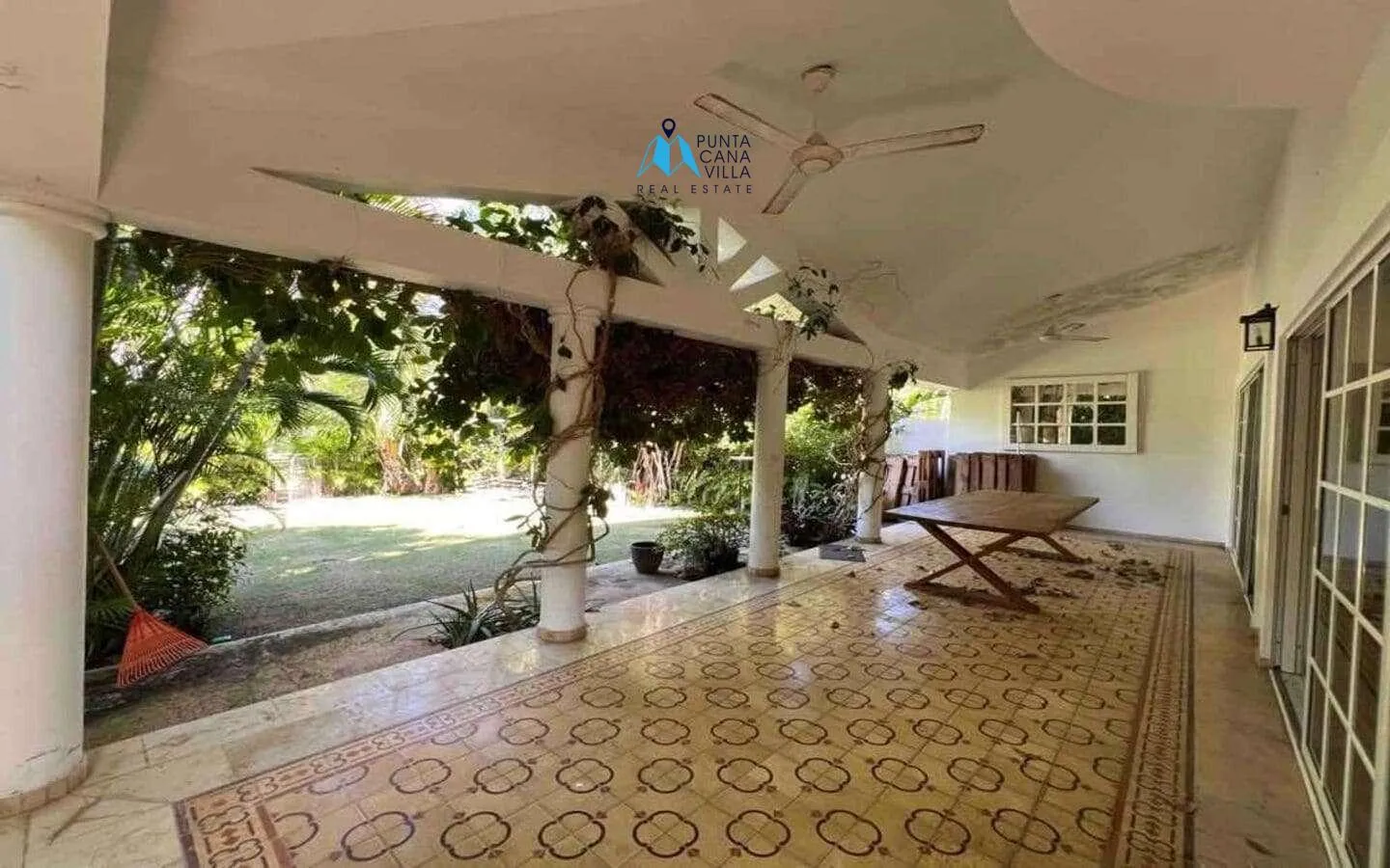 Three Bedroom Duplex Villa For Sale In Cocotal With Maids Room ()