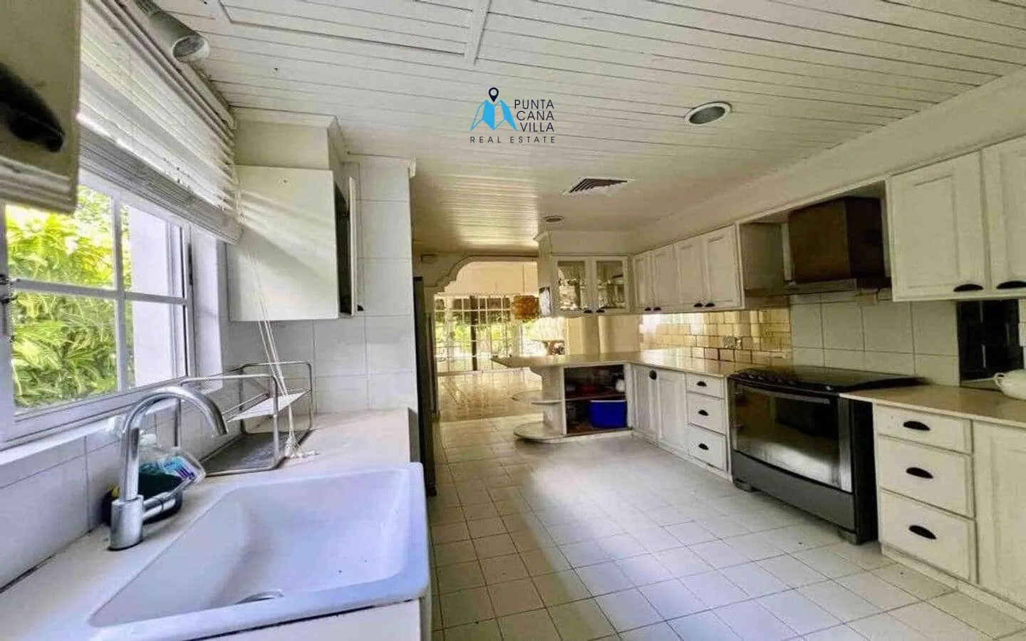 Three Bedroom Duplex Villa For Sale In Cocotal With Maids Room ()