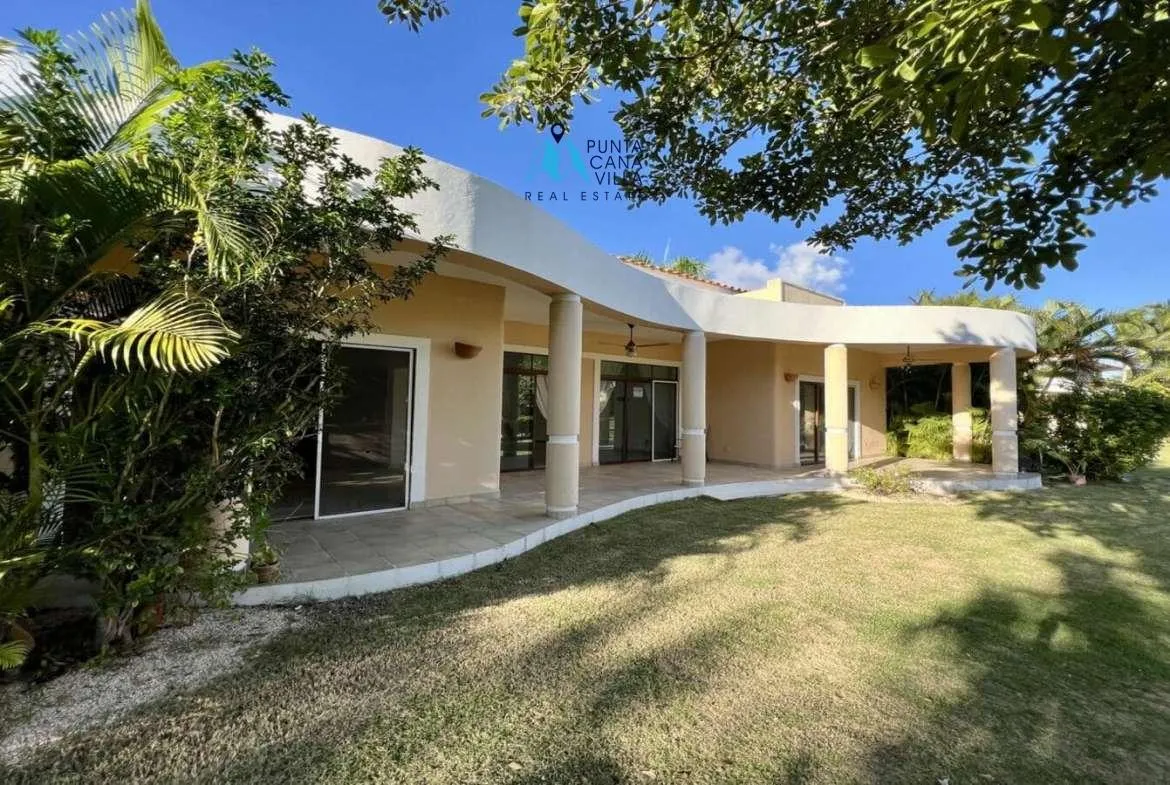 Spacious Three Bedroom Villa For Sale In Cocotal With Beautiful Views ()