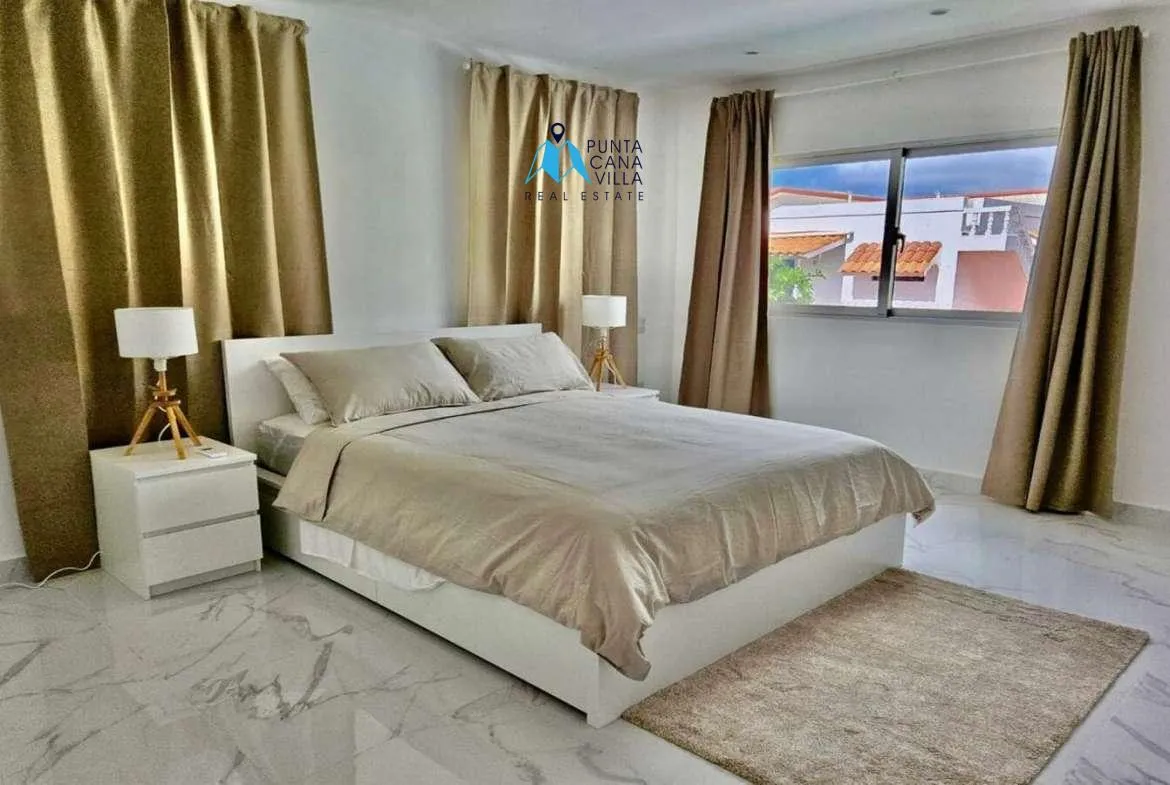 Fully Furnished Three Bedroom Villa For Sale In Bavaro With Walking Distance To Beach ()