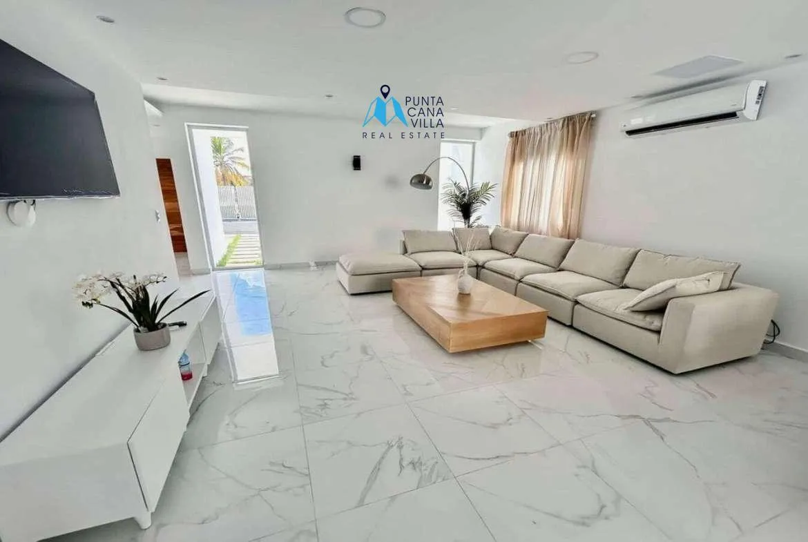 Fully Furnished Three Bedroom Villa For Sale In Bavaro With Walking Distance To Beach ()