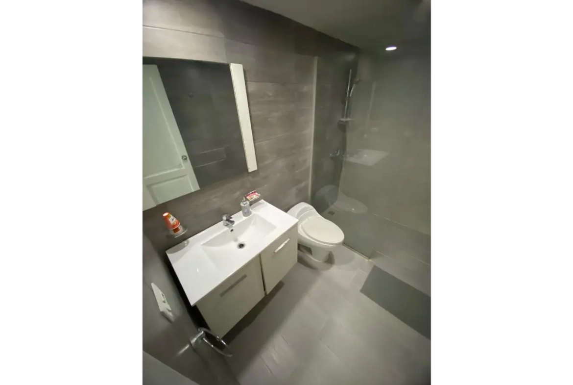 Arenas Blancas: Elegante Apartamento de Dos Dormitorios con Terraza en Venta en Punta Cana
