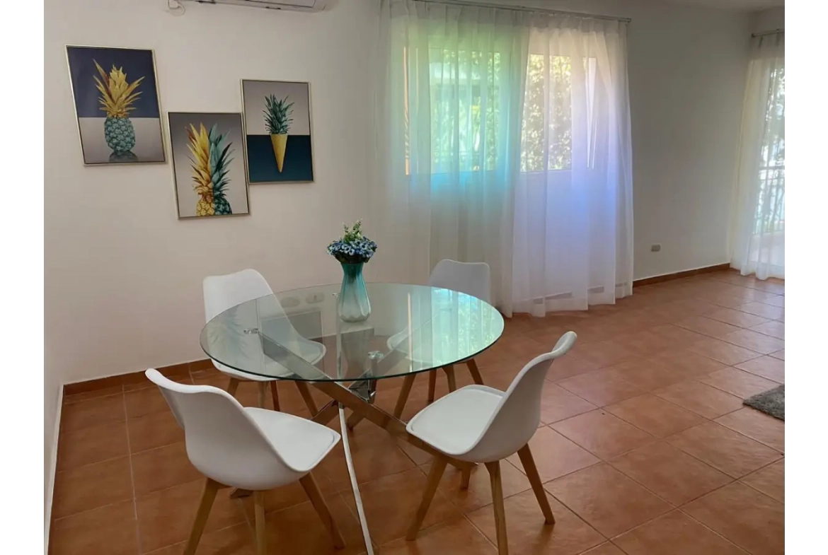 Arenas Blancas: Elegante Apartamento de Dos Dormitorios con Terraza en Venta en Punta Cana