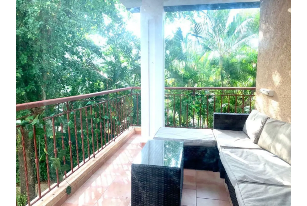 Arenas Blancas: Elegante Apartamento de Dos Dormitorios con Terraza en Venta en Punta Cana