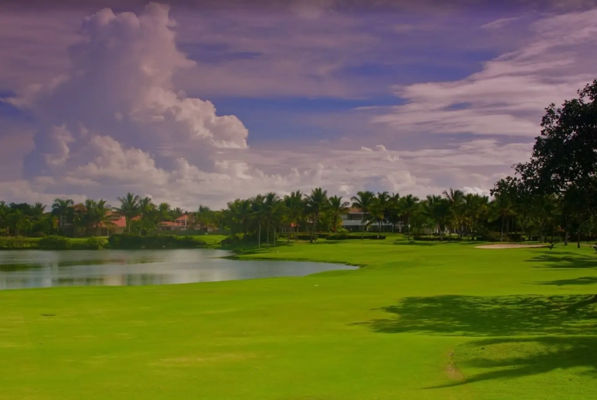 Reserva Real: Se Vende Apartamento de Dos Dormitorios con Balcón en Cocotal Golf and Country Club, Punta Cana