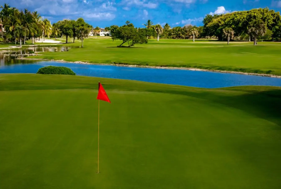 Reserva Real: Se Vende Apartamento de Dos Dormitorios con Balcón en Cocotal Golf and Country Club, Punta Cana