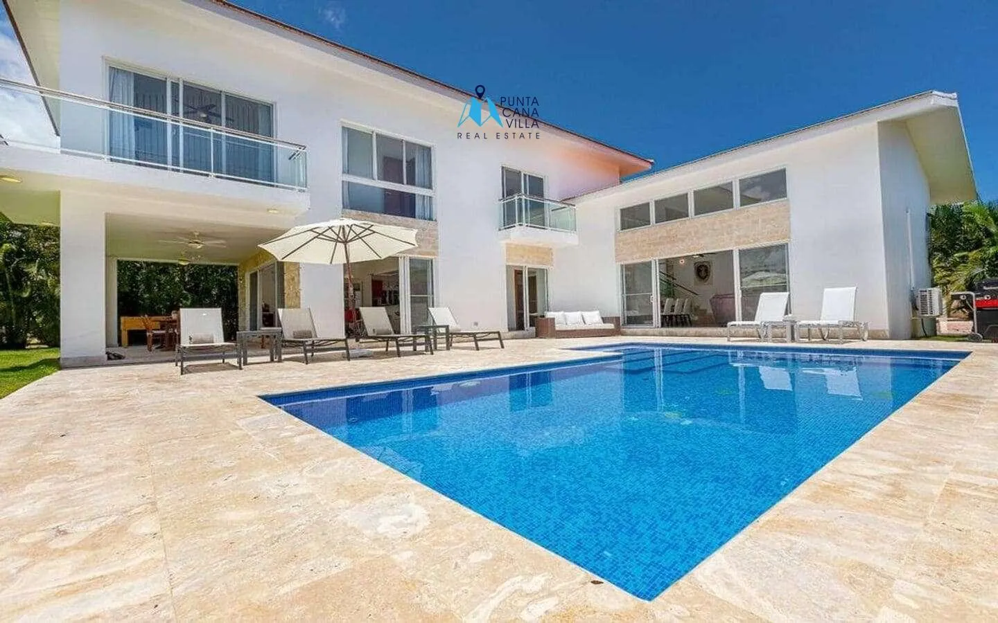 Cocotal: Moderno Villa de cinco habitaciones en venta en Bavaro