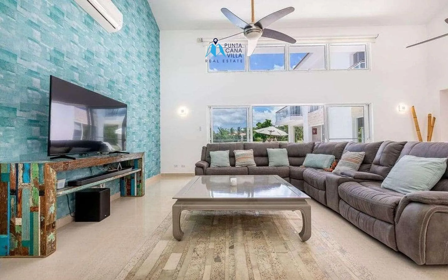 Cocotal: Moderno Villa de cinco habitaciones en venta en Bavaro