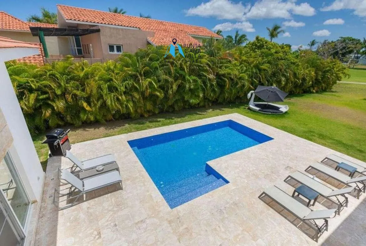Cocotal Modern Five Bedroom Villa For Sale In Bavaro ()