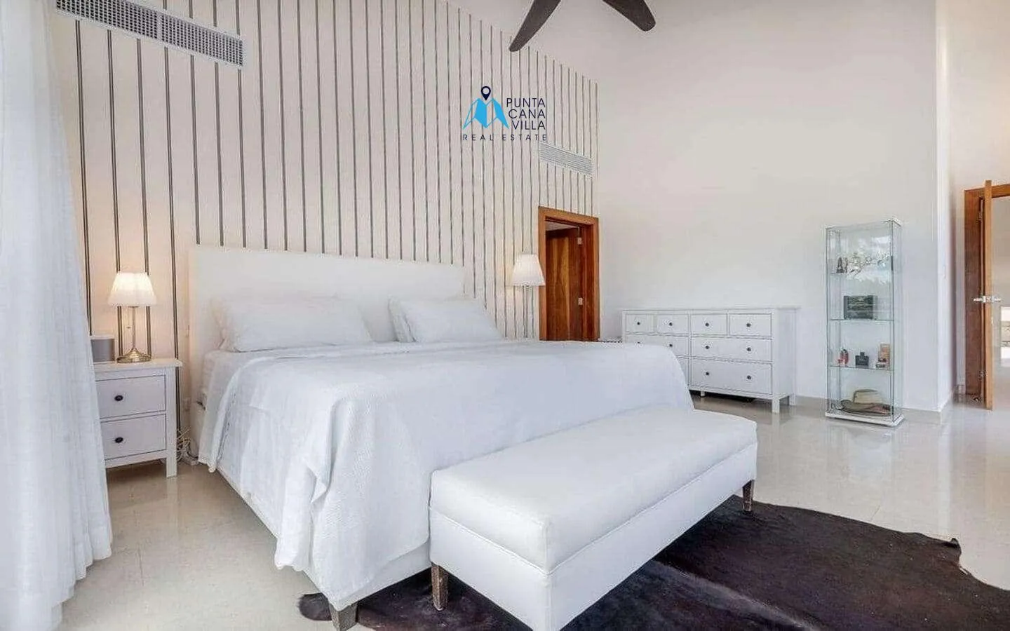 Cocotal: Moderno Villa de cinco habitaciones en venta en Bavaro