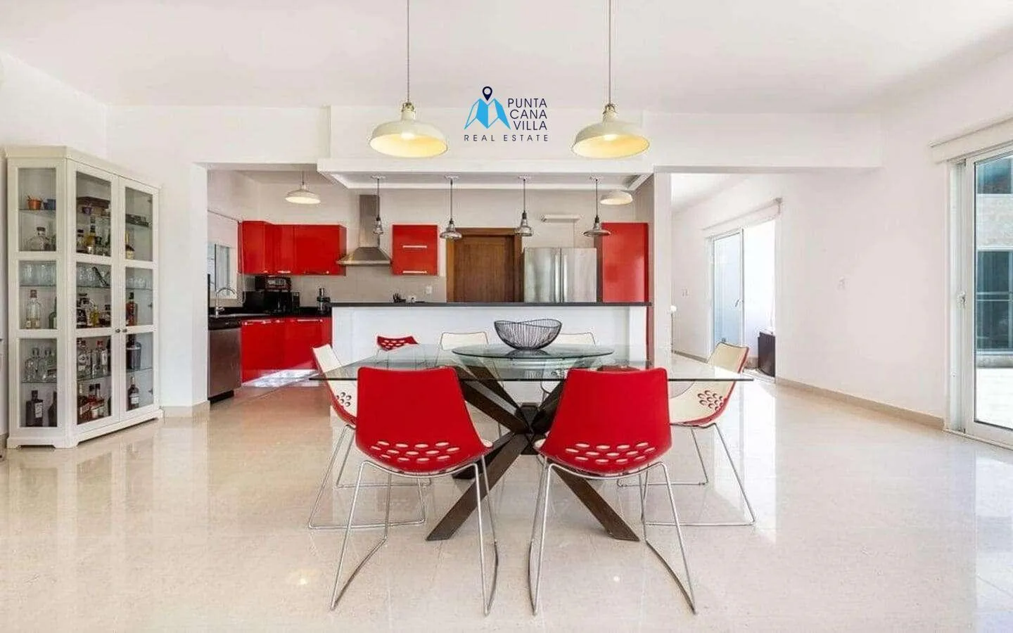 Cocotal: Moderno Villa de cinco habitaciones en venta en Bavaro