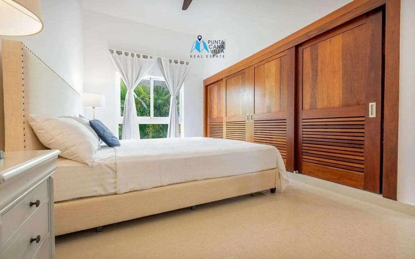 Cocotal: Moderno Villa de cinco habitaciones en venta en Bavaro