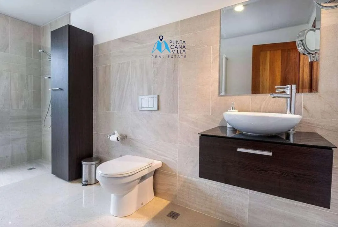 Cocotal Modern Five Bedroom Villa For Sale In Bavaro ()