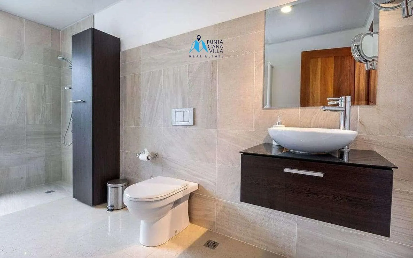 Cocotal: Moderno Villa de cinco habitaciones en venta en Bavaro