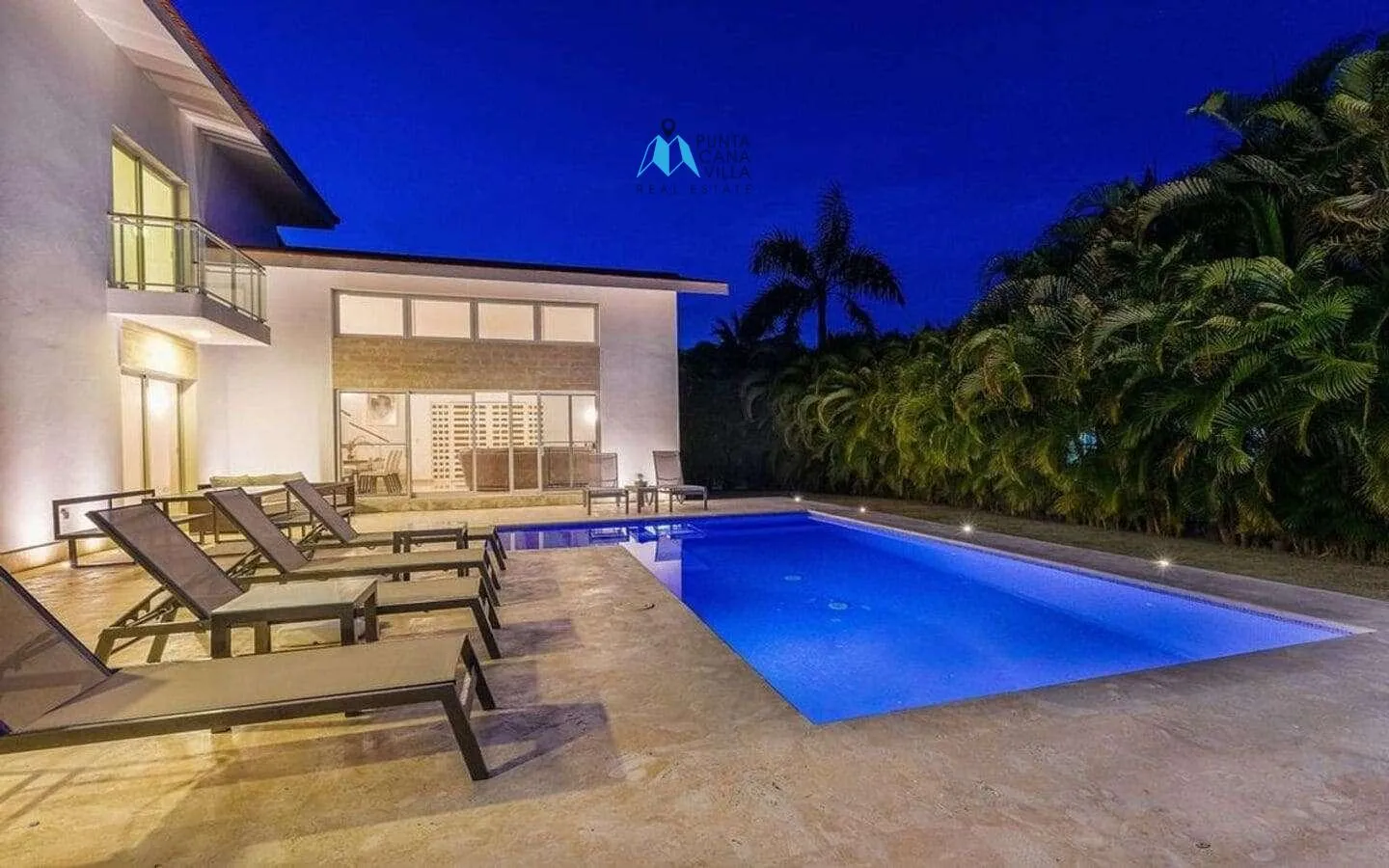 Cocotal: Moderno Villa de cinco habitaciones en venta en Bavaro