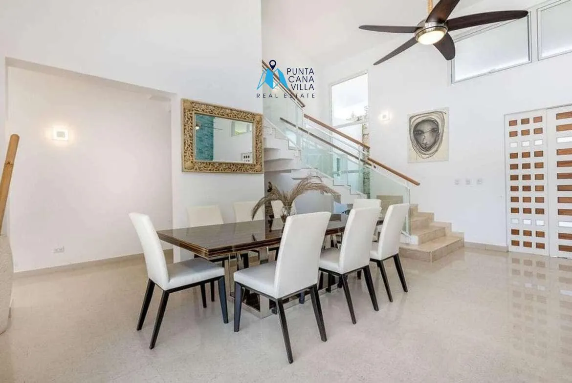 Cocotal Modern Five Bedroom Villa For Sale In Bavaro ()