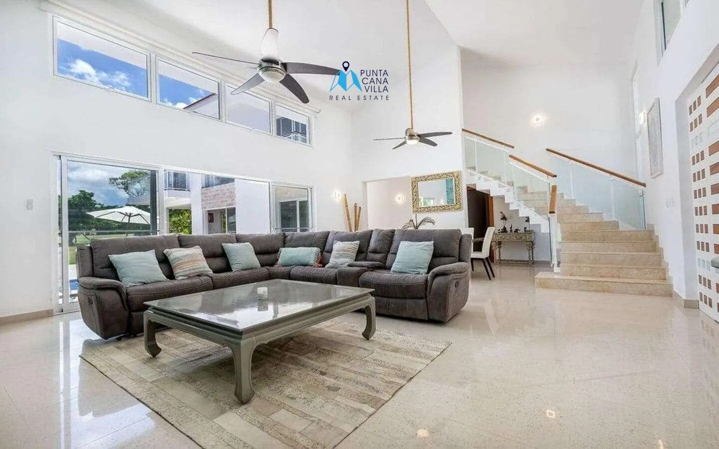 Cocotal: Moderno Villa de cinco habitaciones en venta en Bavaro