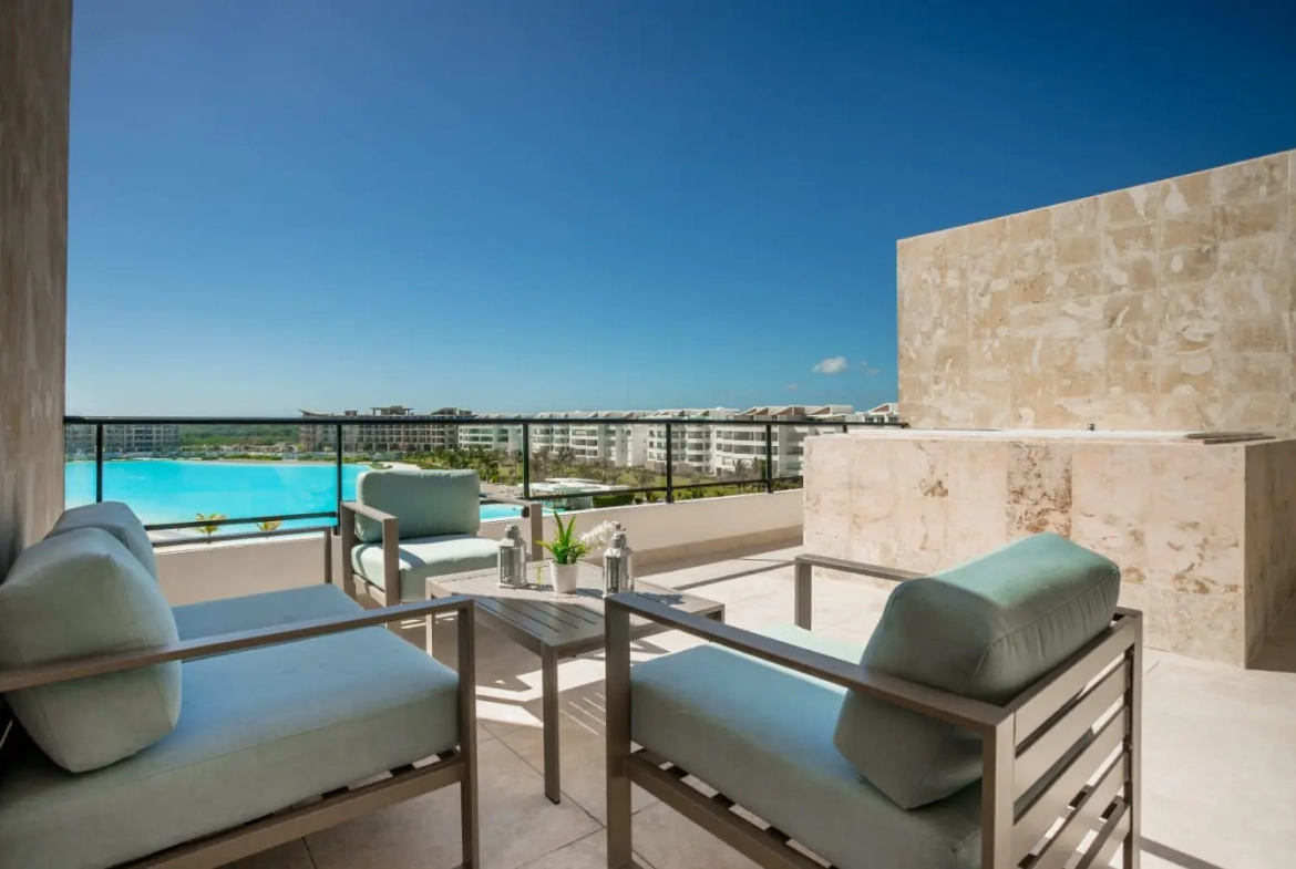 ID , The Beach Four Bedroom Penthouse for Sale in Downtown Punta Cana with Gated Community ()