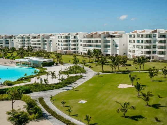 ID , The Beach Four Bedroom Penthouse for Sale in Downtown Punta Cana with Gated Community ()