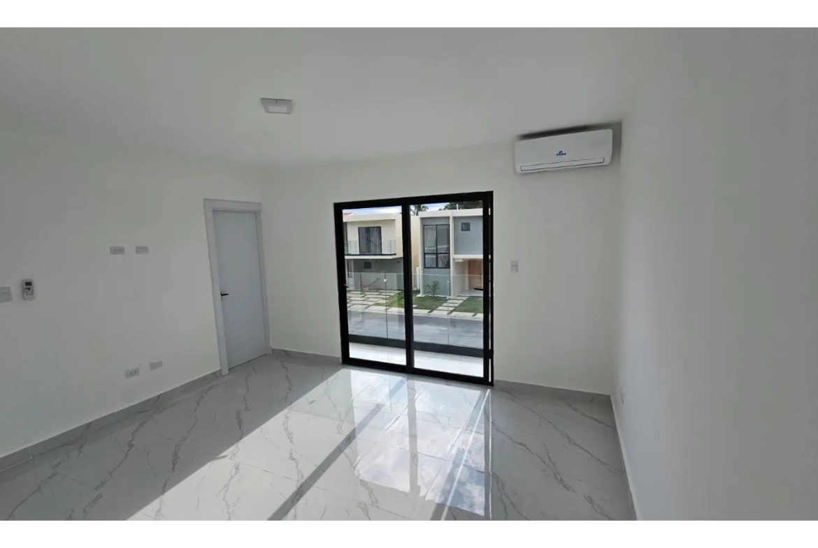 Village Pacific Home : Maison de trois chambres à vendre à Bavaro, Punta Cana, avec terrasse