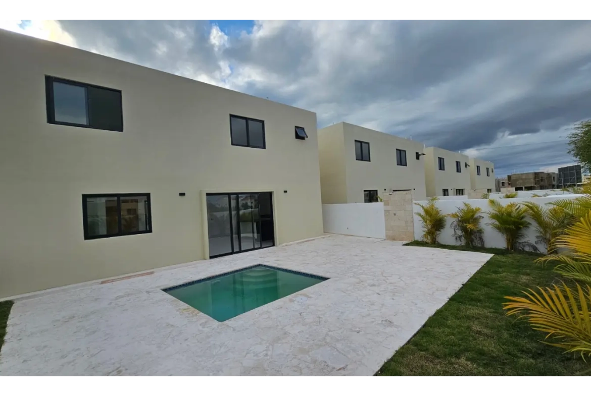 Village Pacific Home : Maison de trois chambres à vendre à Bavaro, Punta Cana, avec terrasse