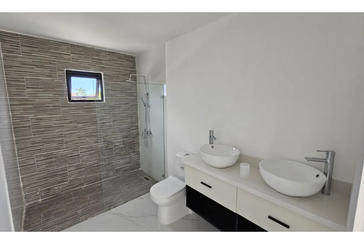 Village Pacific Home : Maison de trois chambres à vendre à Bavaro, Punta Cana, avec terrasse