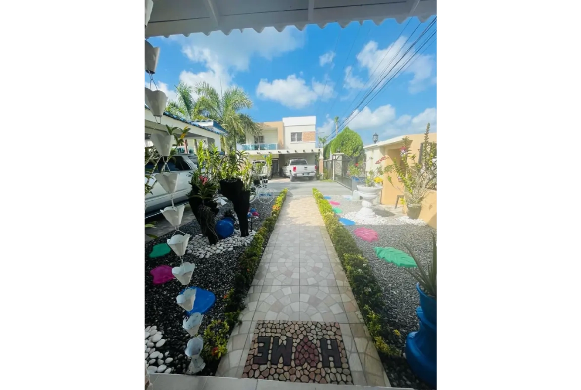 ID , Luxury Three Bedroom Home for Sale in Bávaro, Punta Cana Terrace and Views ()
