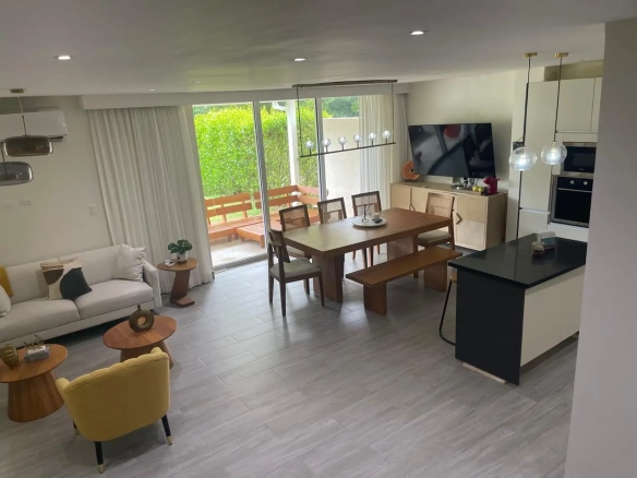 Villa Montero East Village 3‑bedroom villa with backyard and terrace locker