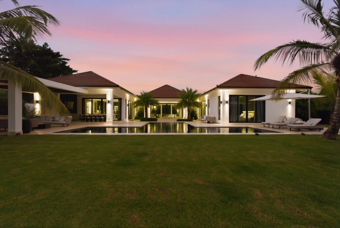 ID 4047 Luxury 5 Bedroom Golf Front Villa for Sale in Punta Cana Resort and Club (6)