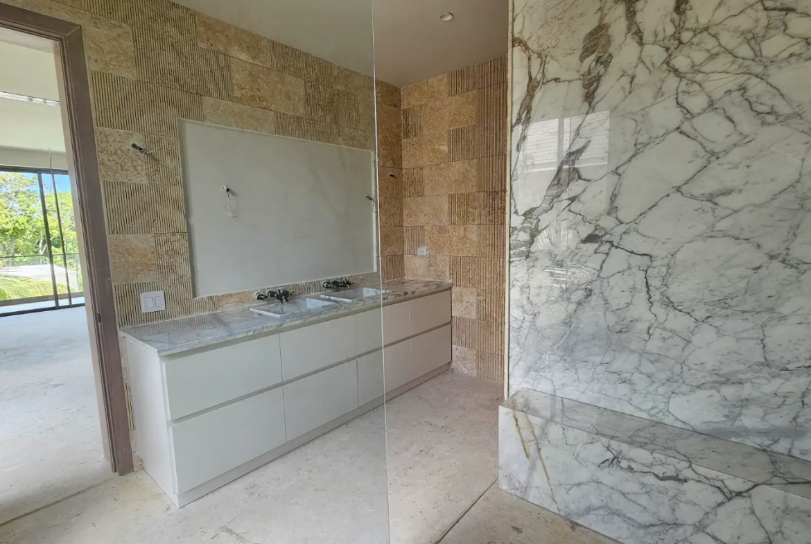 ID 4048 Exclusive Golf Course 7BR Villa with Tropical Interior Garden for Sale in Punta Cana (14)
