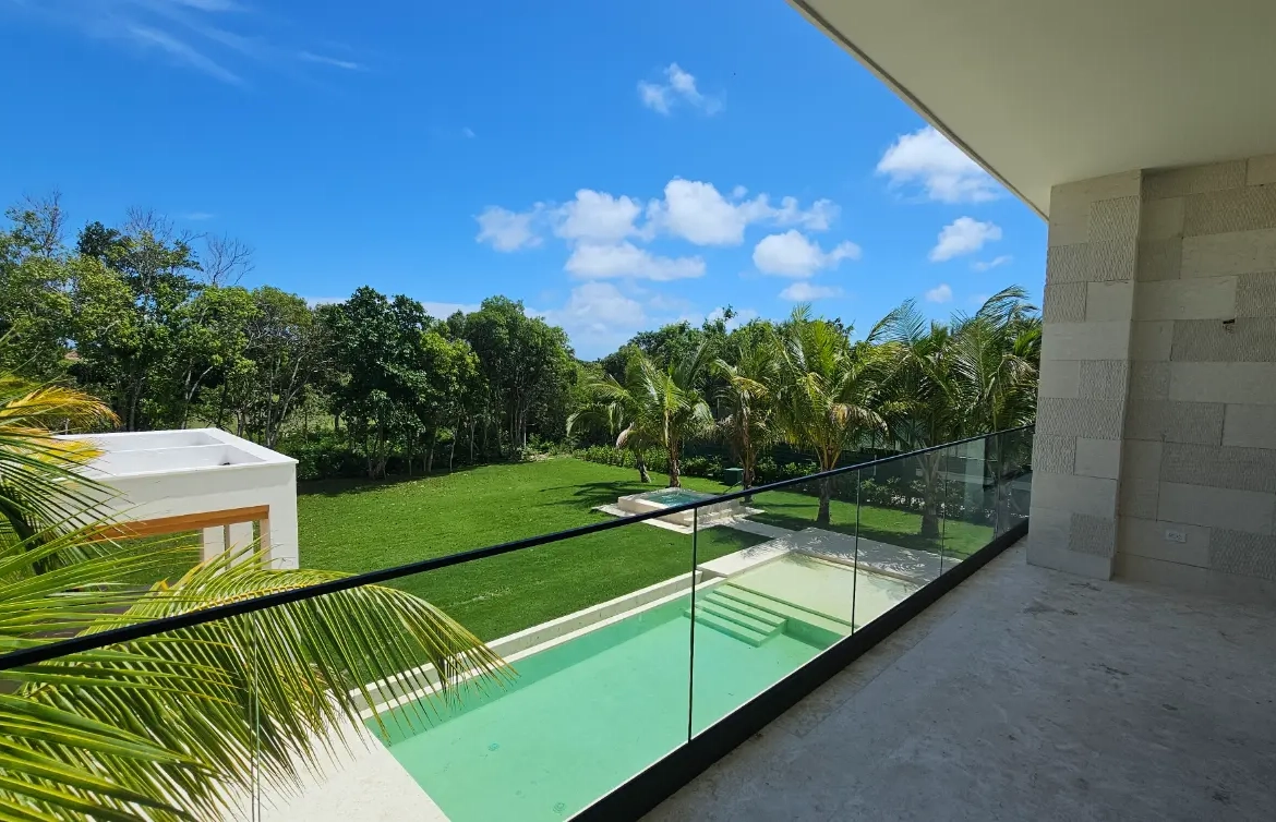 ID 4048 Exclusive Golf Course 7BR Villa with Tropical Interior Garden for Sale in Punta Cana (16)