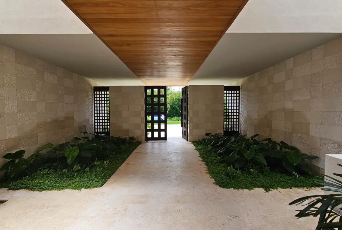 ID 4048 Exclusive Golf Course 7BR Villa with Tropical Interior Garden for Sale in Punta Cana (19)
