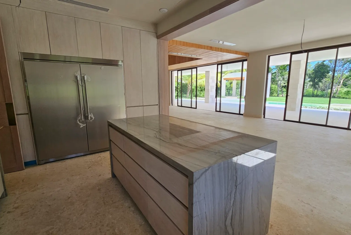 ID 4048 Exclusive Golf Course 7BR Villa with Tropical Interior Garden for Sale in Punta Cana (3)