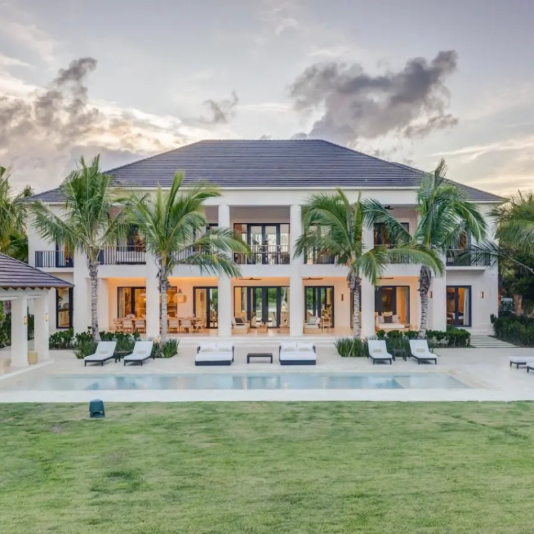 Corales 22 Punta Cana Villa 7 bedroom luxury home with infinity pool, lake view and Corales Golf Course frontage in Punta Cana Resort and Club