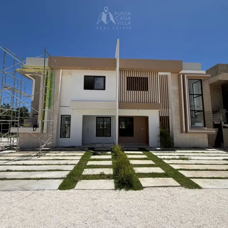 Casa dúplex Blue Marlin de 3 habitaciones en venta en Los Corales Punta Cana cerca de Playa Bávaro con diseño moderno